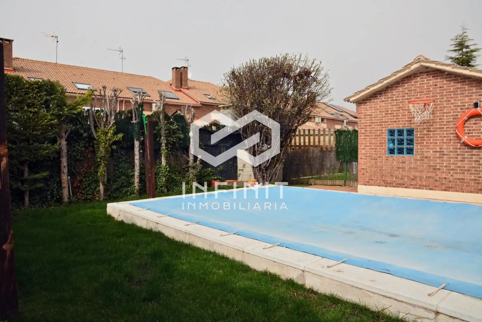 Casa adosada en venta en Villanueva de la Torre