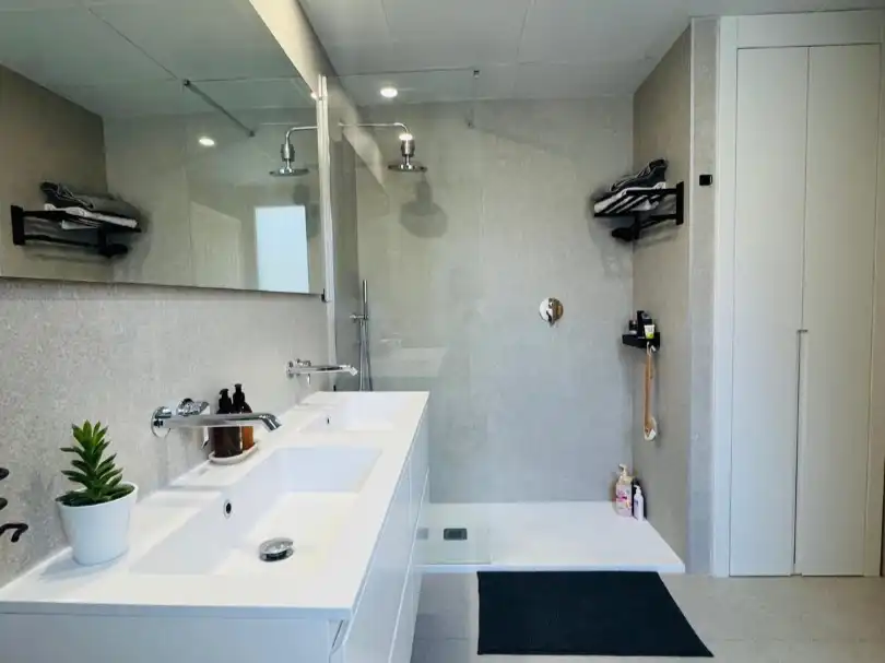Baño de Ático en venta en Marbella con Aire acondicionado, Terraza y Balcón
