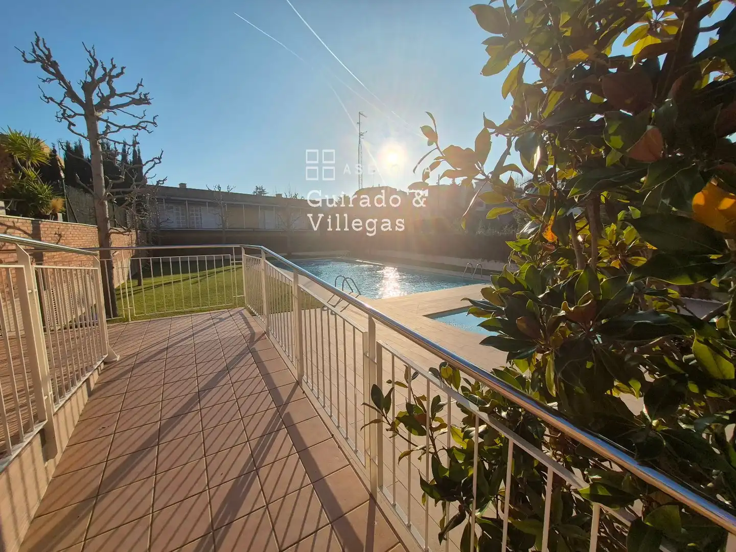 Vista exterior de Piso en venta en Tiana con Piscina y Piscina comunitaria