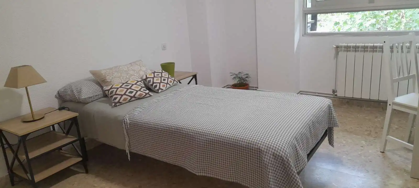 Bedroom of Flat for share in Madrid  with Air Conditioner, Terrace and Furnished
