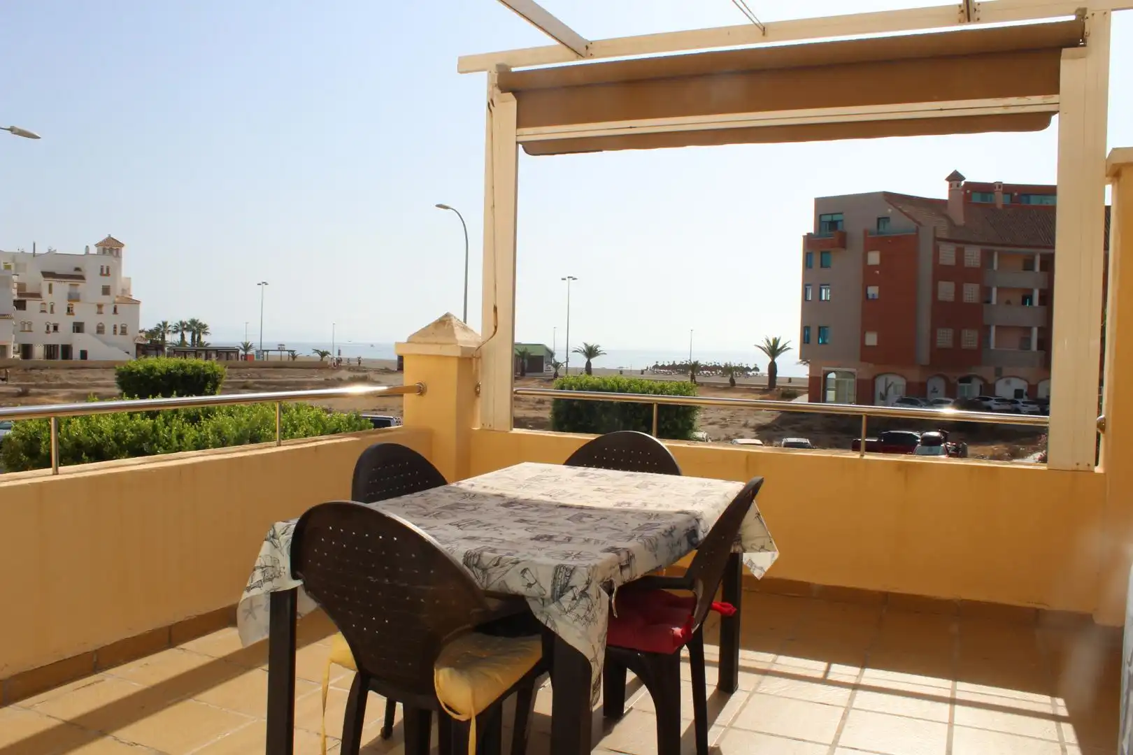 Terrassa de Apartament en venda en Roquetas de Mar amb Aire condicionat, Terrassa i Piscina