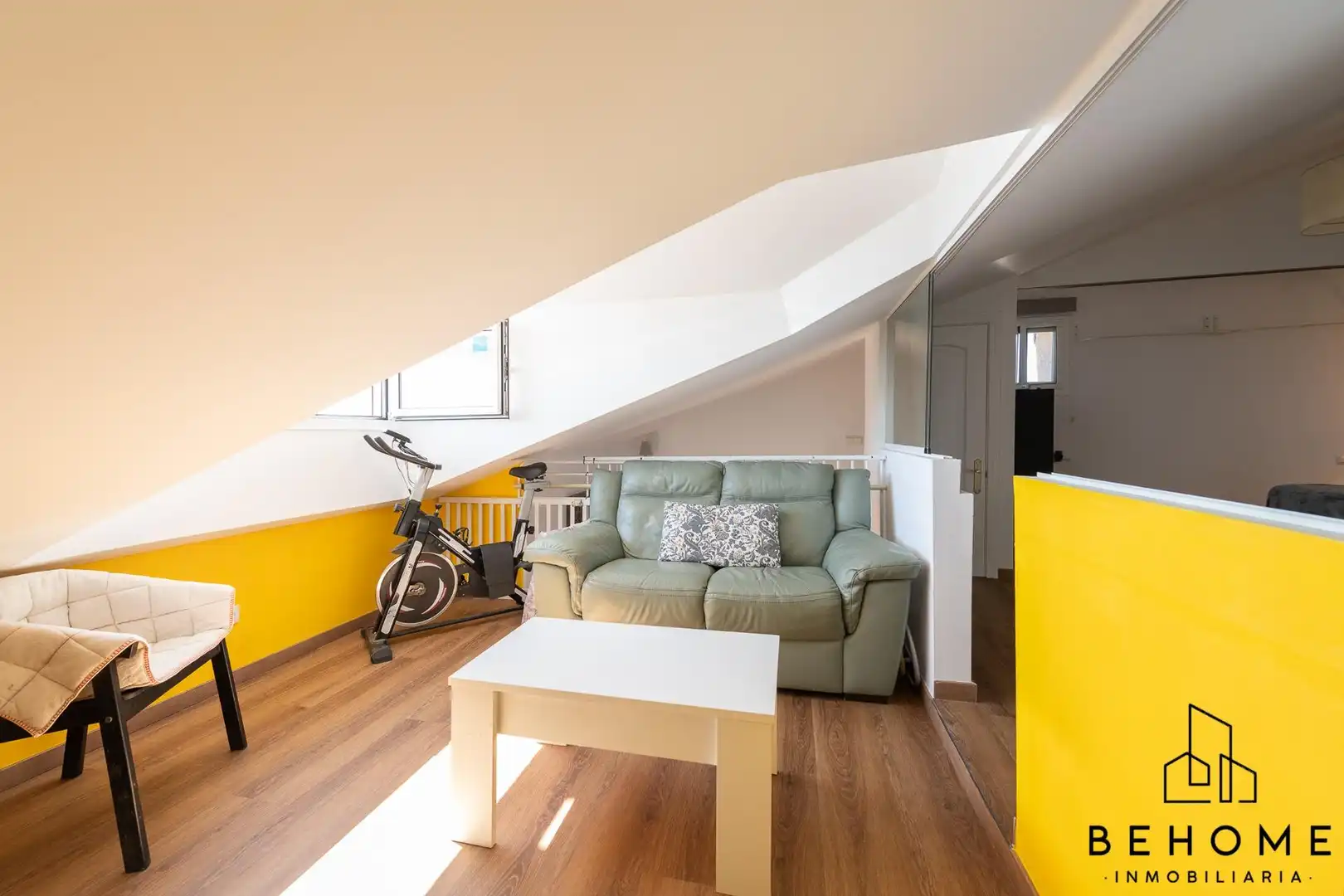 Sala de estar de Ático en venta en La Alcaidesa con Jardín privado, Terraza y Piscina comunitaria