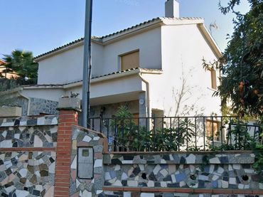 Casa amb jardí en venda a Carrer de les Garrigues