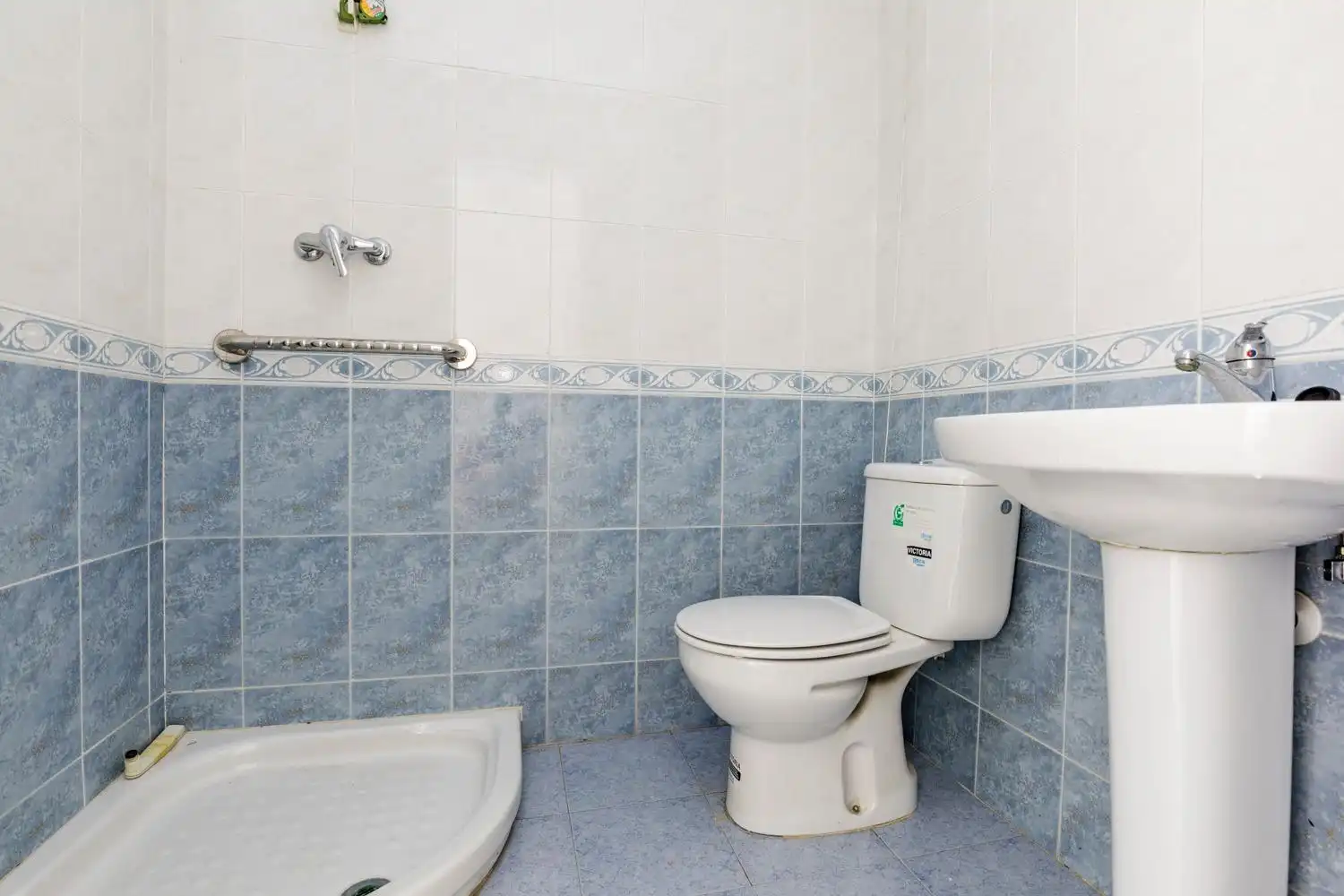Baño de Piso en venta en Zaragoza con Calefacción, Trastero y Balcón
