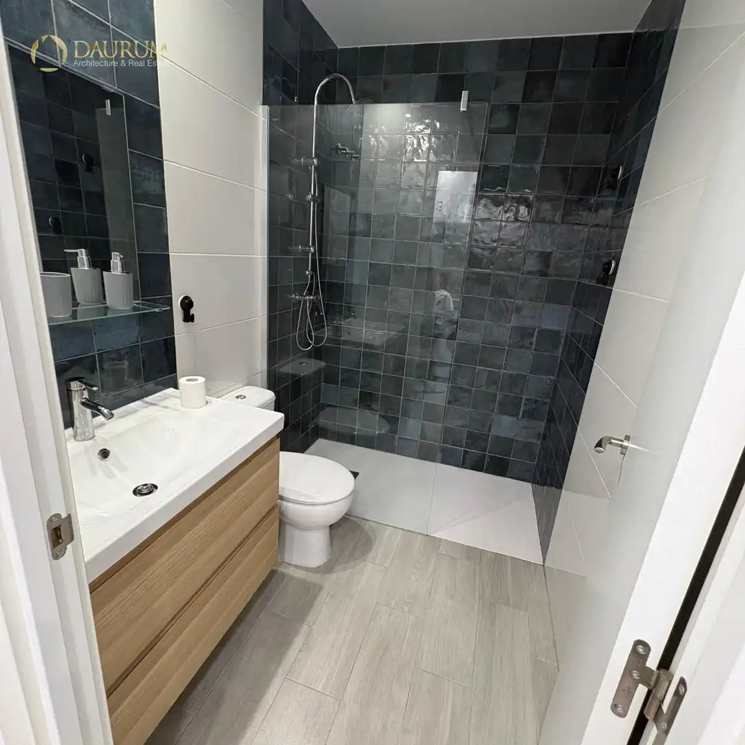 Baño de Piso en venta en Coslada con Aire acondicionado, Calefacción y Amueblado