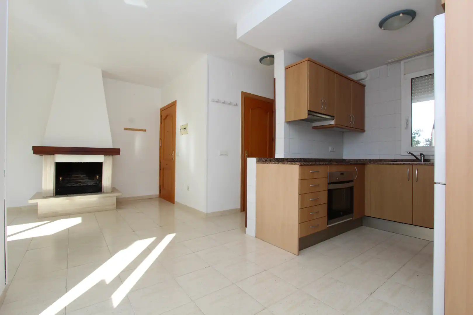 Cuina de Casa adosada en venda en Mont-roig del Camp amb Jardí privat, Terrassa i Balcó