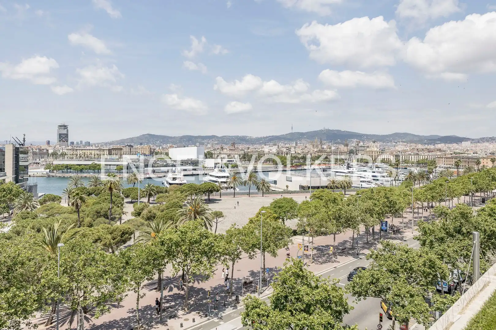 Außenansicht von Wohnung zur Miete in Barcelona mit Klimaanlage, Heizung und Parkett