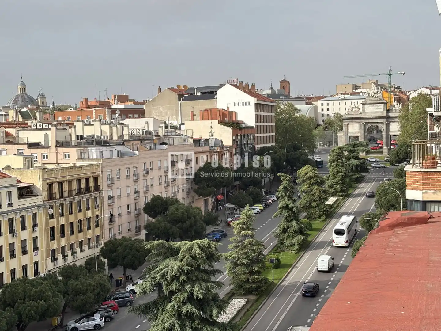 Vista exterior de Àtic en venda en  Madrid Capital amb Aire condicionat, Calefacció i Parquet