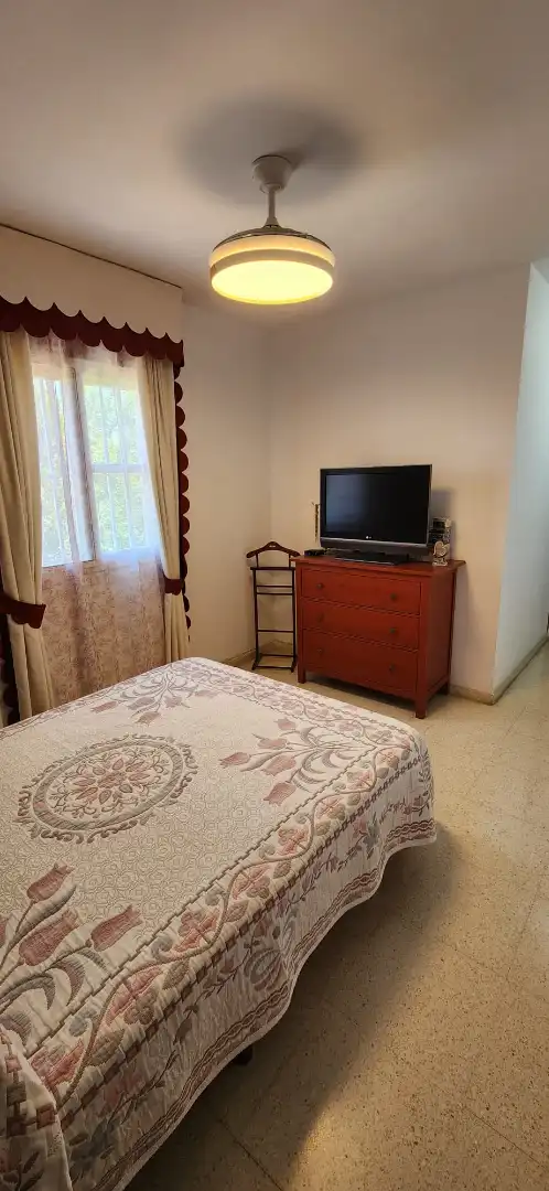 Habitación de Piso en venta en Sevilla con Aire acondicionado, Terraza y Trastero