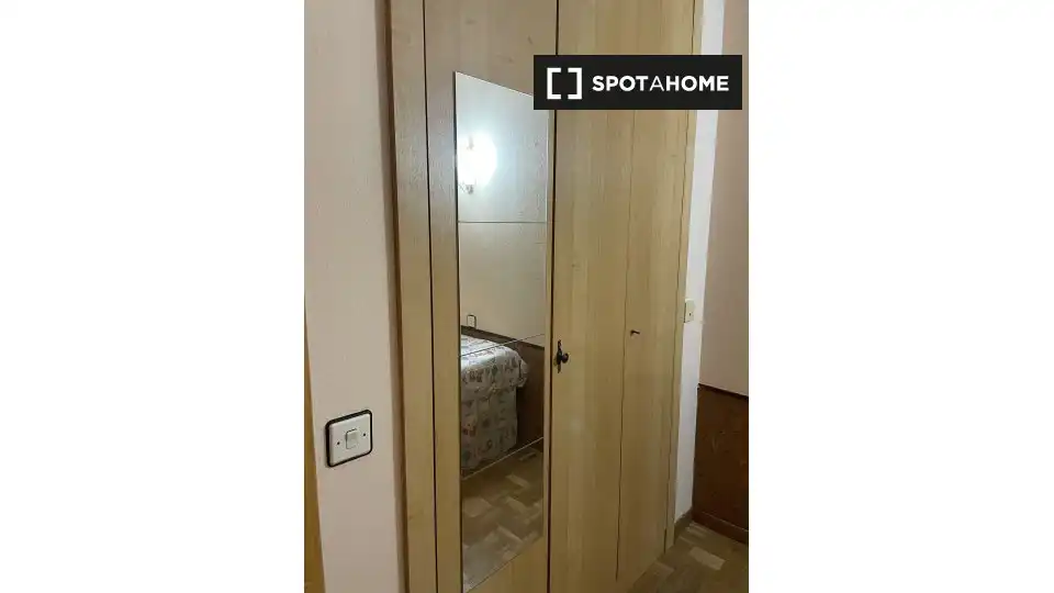 Habitación de Piso para compartir en Leganés con Aire acondicionado, Calefacción y Amueblado