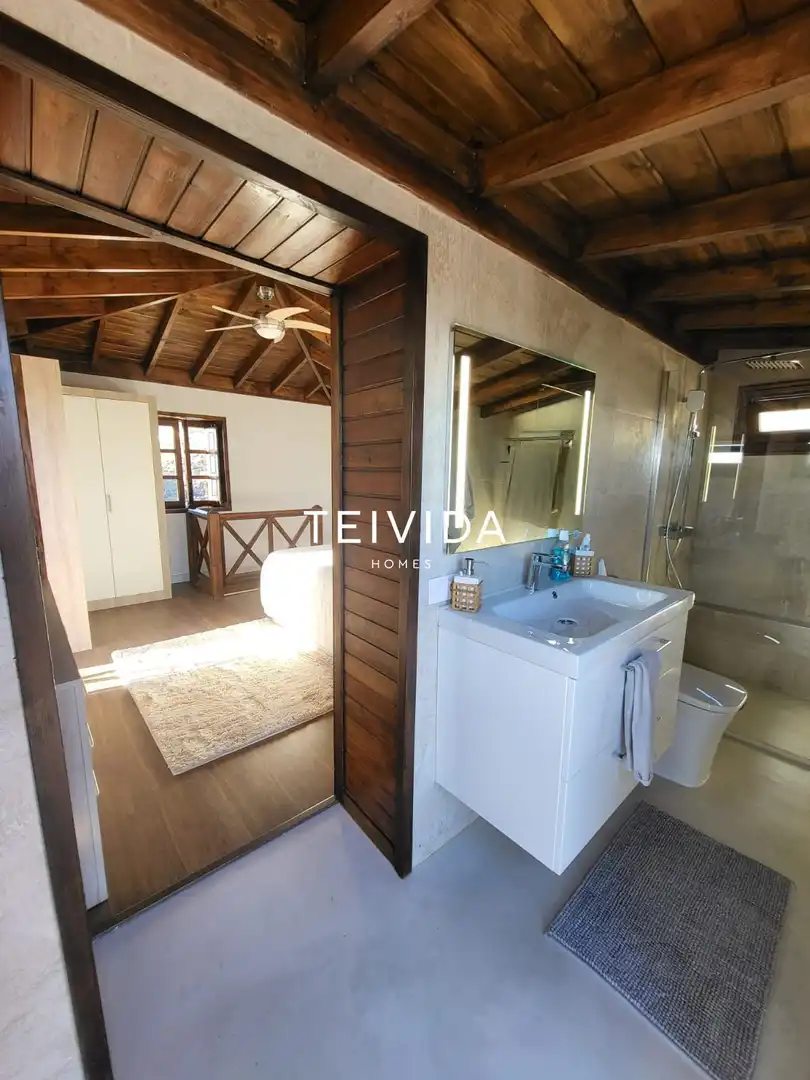 Dormitori de Casa o xalet en venda en Guía de Isora amb Piscina