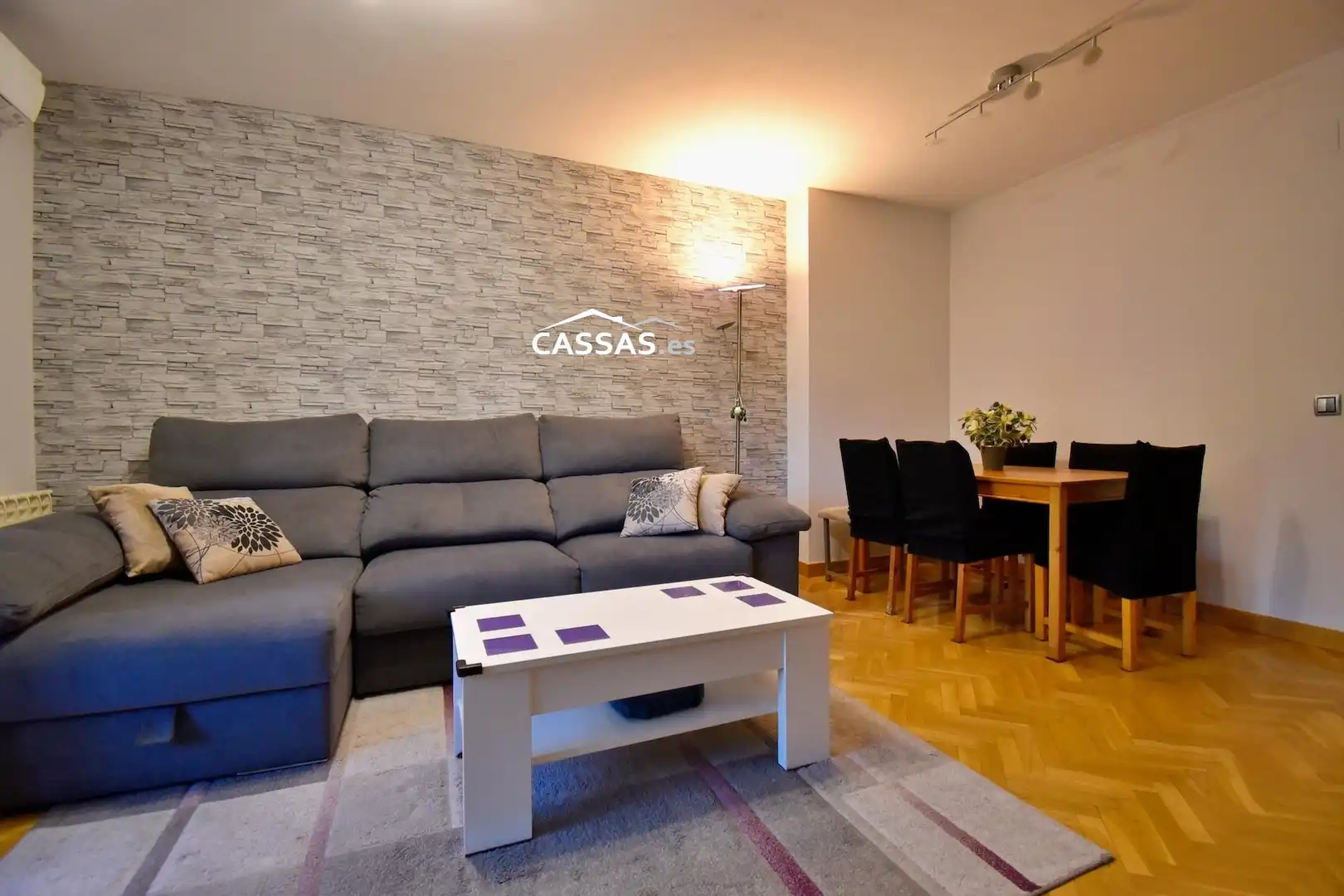 Living room of Flat for sale in Torrejón de Ardoz  with Air Conditioner, Heating and Parquet flooring