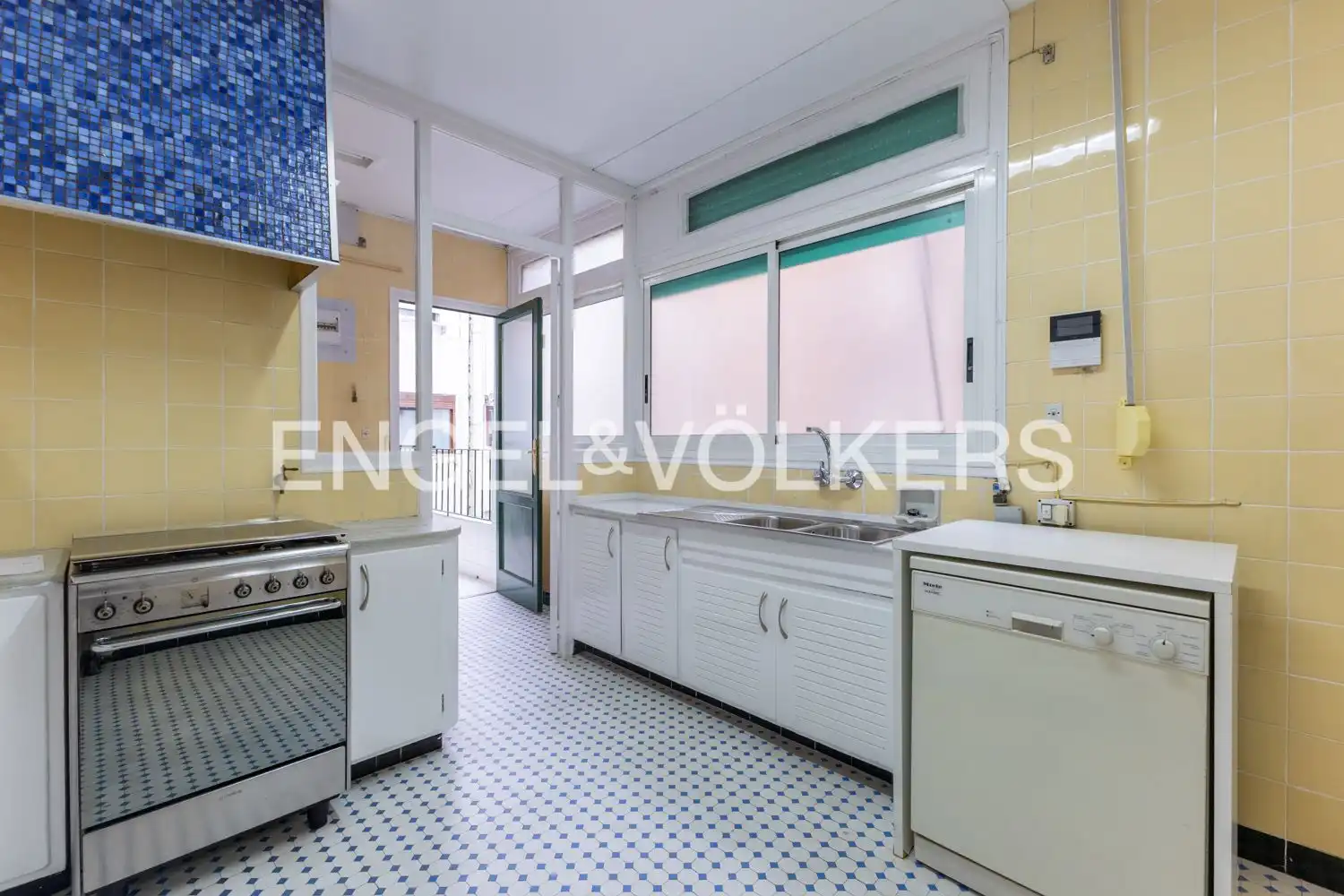 Küche von Wohnung zur Miete in Valencia mit Klimaanlage, Heizung und Terrasse