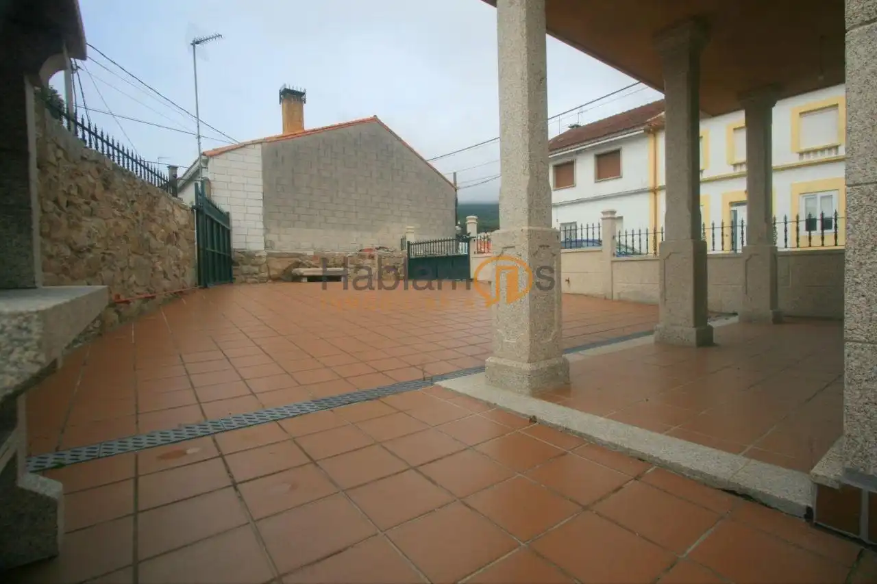 Vista exterior de Casa o chalet en venta en Vilagarcía de Arousa con Calefacción, Jardín privado y Terraza