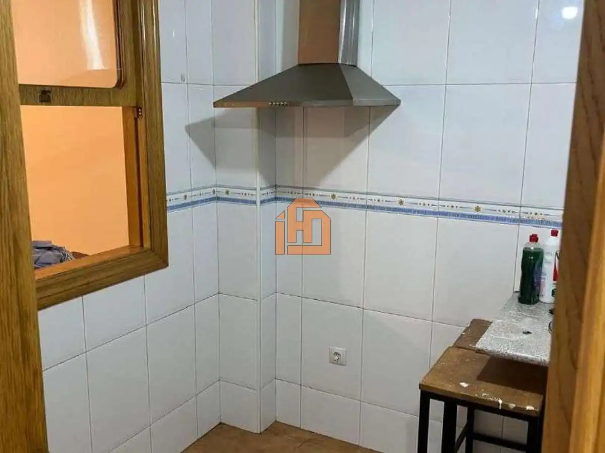 Cuina de Apartament en venda en León Capital  amb Calefacció i Traster