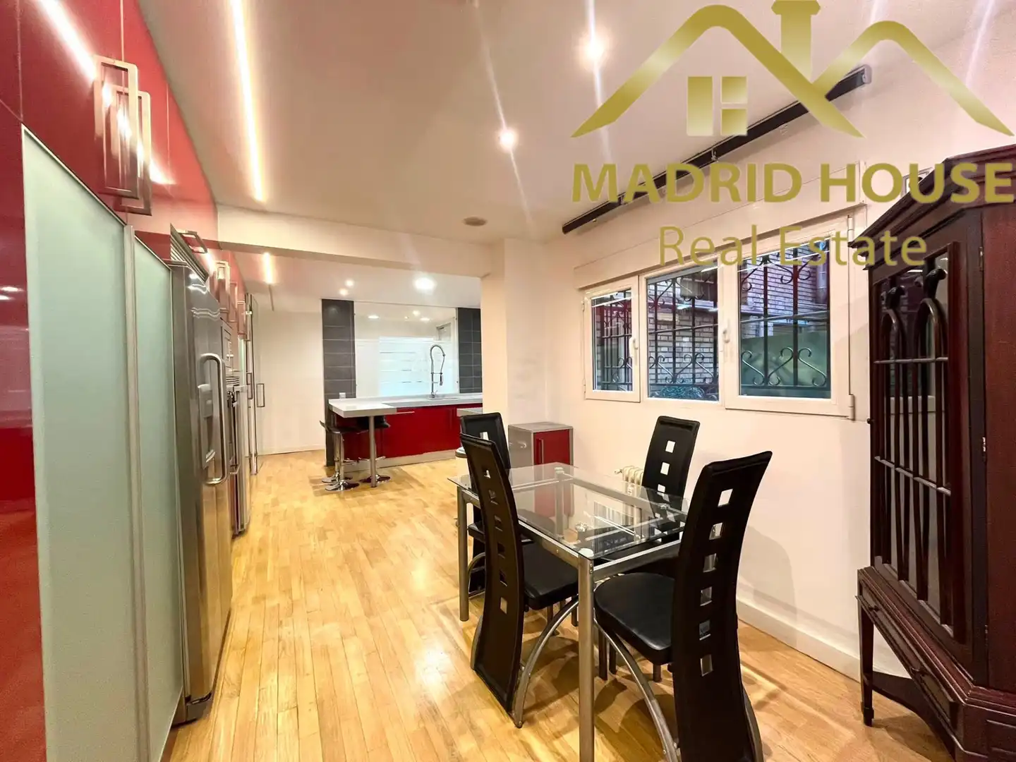 Außenansicht von Wohnung zum Verkauf in Madrid mit Klimaanlage, Heizung und Möbliert