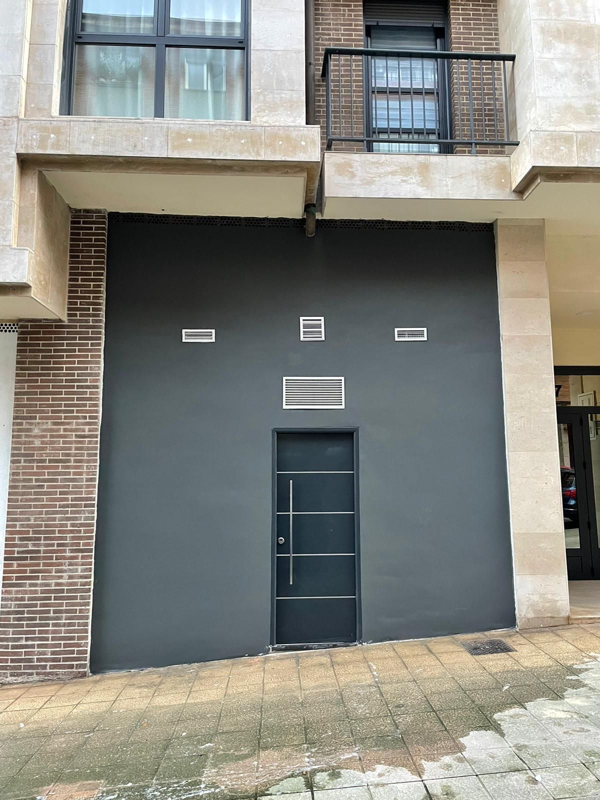 Exterior view of Box room for sale in Oviedo 