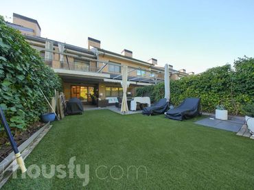 Casa con piscina en venta en El Encinar .