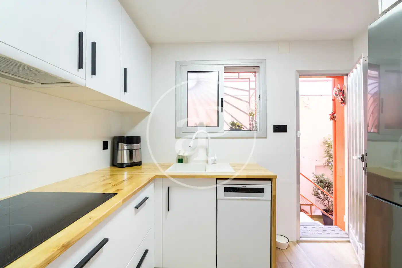 Küche von Wohnung zum Verkauf in Barcelona mit Klimaanlage, Heizung und Terrasse