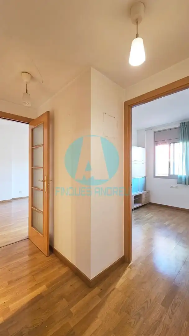 Wohnung zum Verkauf in Mataró mit Klimaanlage, Heizung und Terrasse