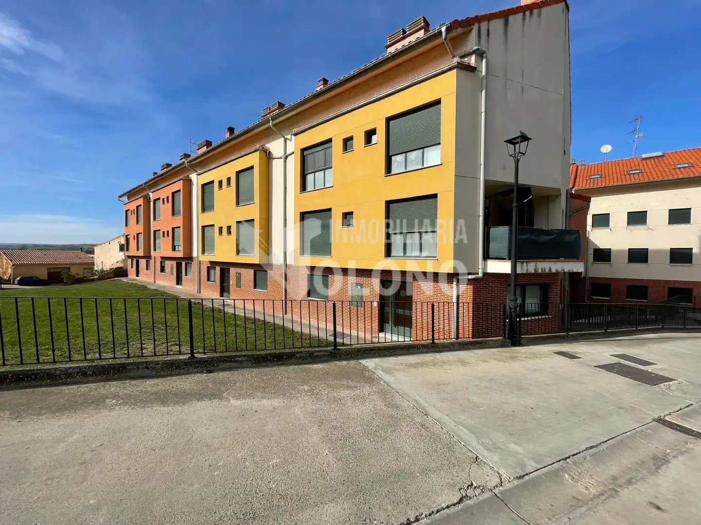 Vista exterior de Apartament en venda en Cuzcurrita de Río Tirón amb Calefacció, Terrassa i Moblat