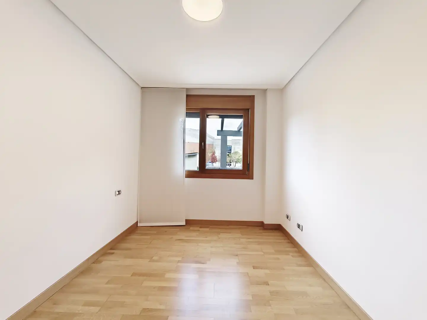 Habitación de Piso en venta en  Logroño con Aire acondicionado, Calefacción y Jardín privado
