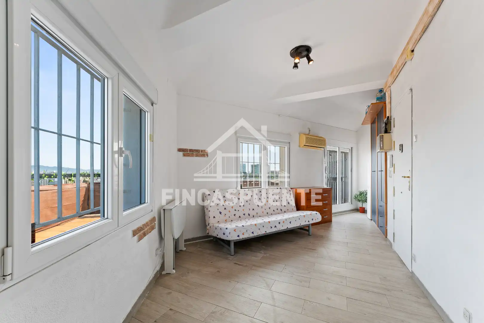 Sala d'estar de Àtic en venda en Barcelona amb Terrassa