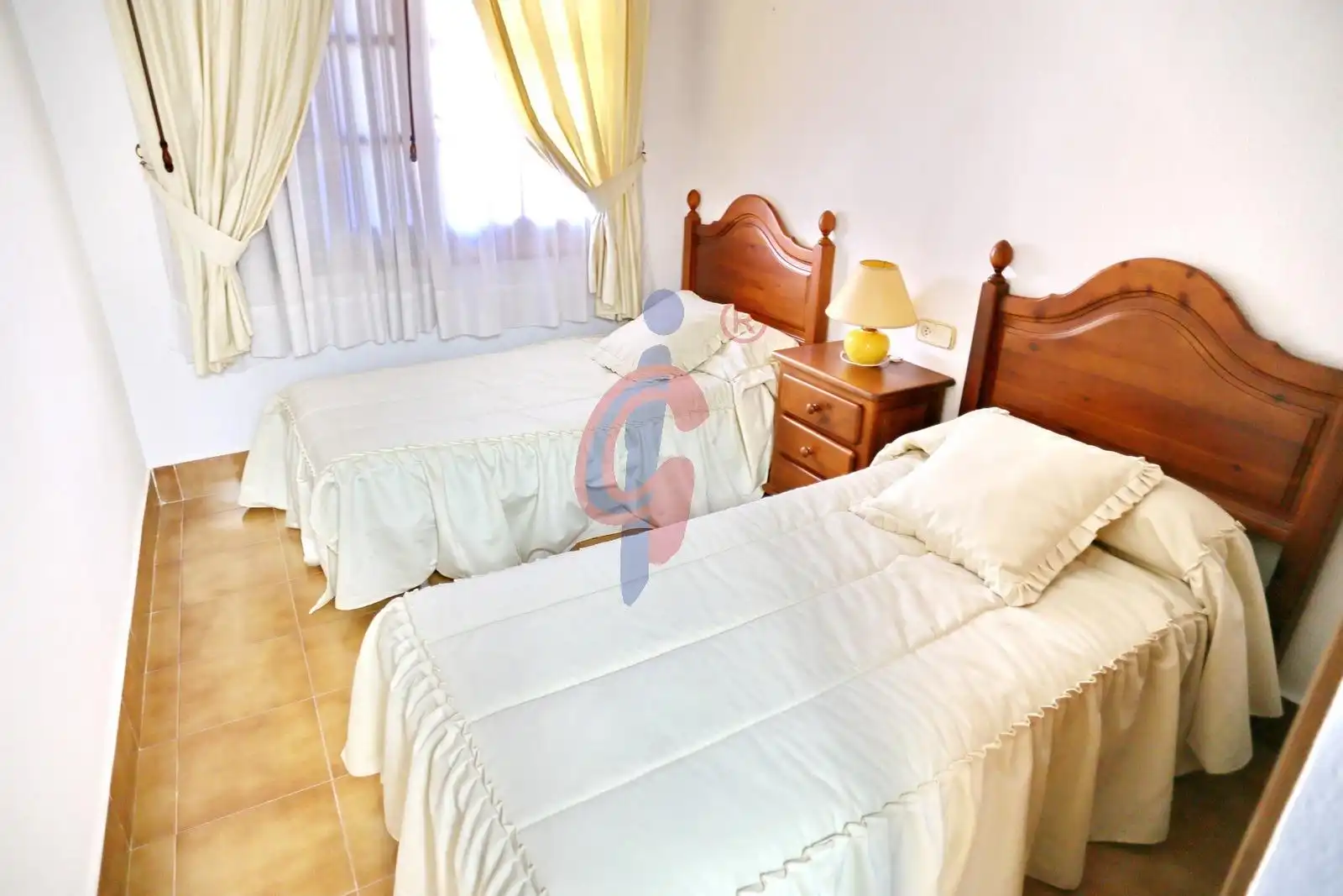 Habitación de Casa adosada en venta en Guardamar del Segura con Aire acondicionado, Calefacción y Terraza