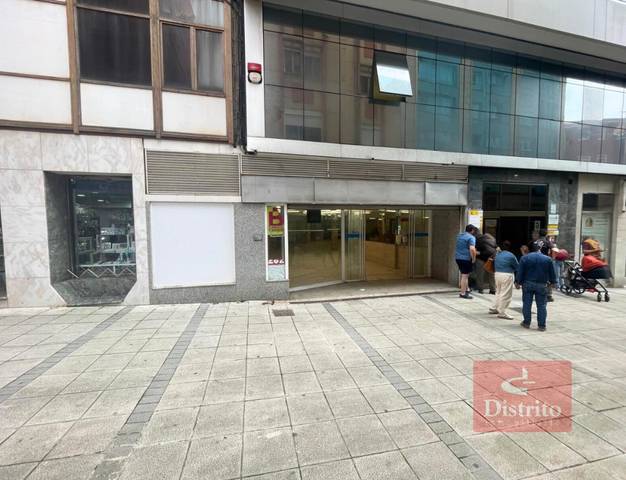 Local comercial en Alquiler en Santander - Luis Hoyos Sainz en Centro - Ayuntamiento