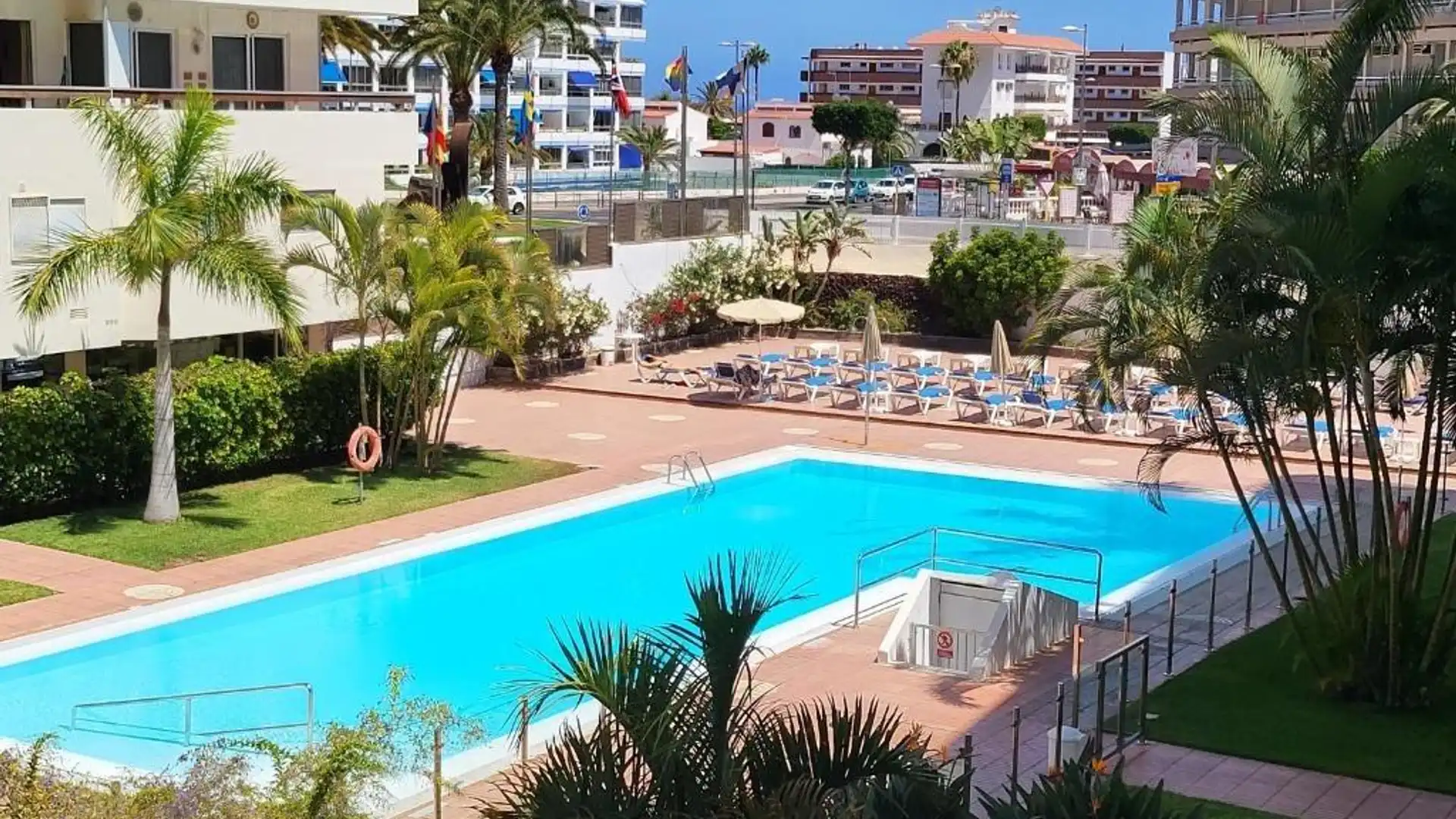 Piscina de Apartamento de alquiler en San Bartolomé de Tirajana con Terraza y Piscina comunitaria
