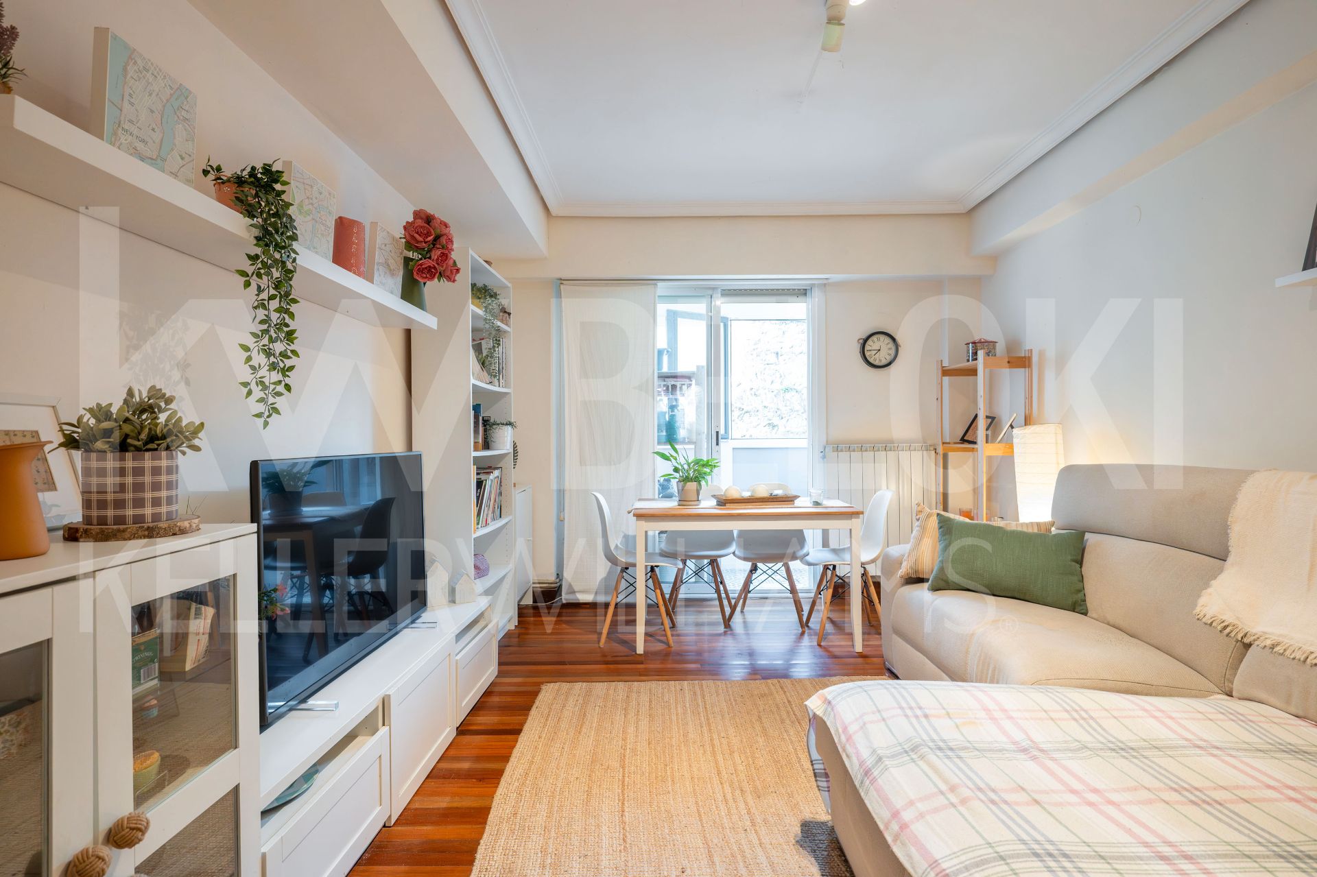 Sala de estar de Piso en venta en Donostia - San Sebastián  con Calefacción, Trastero y Balcón