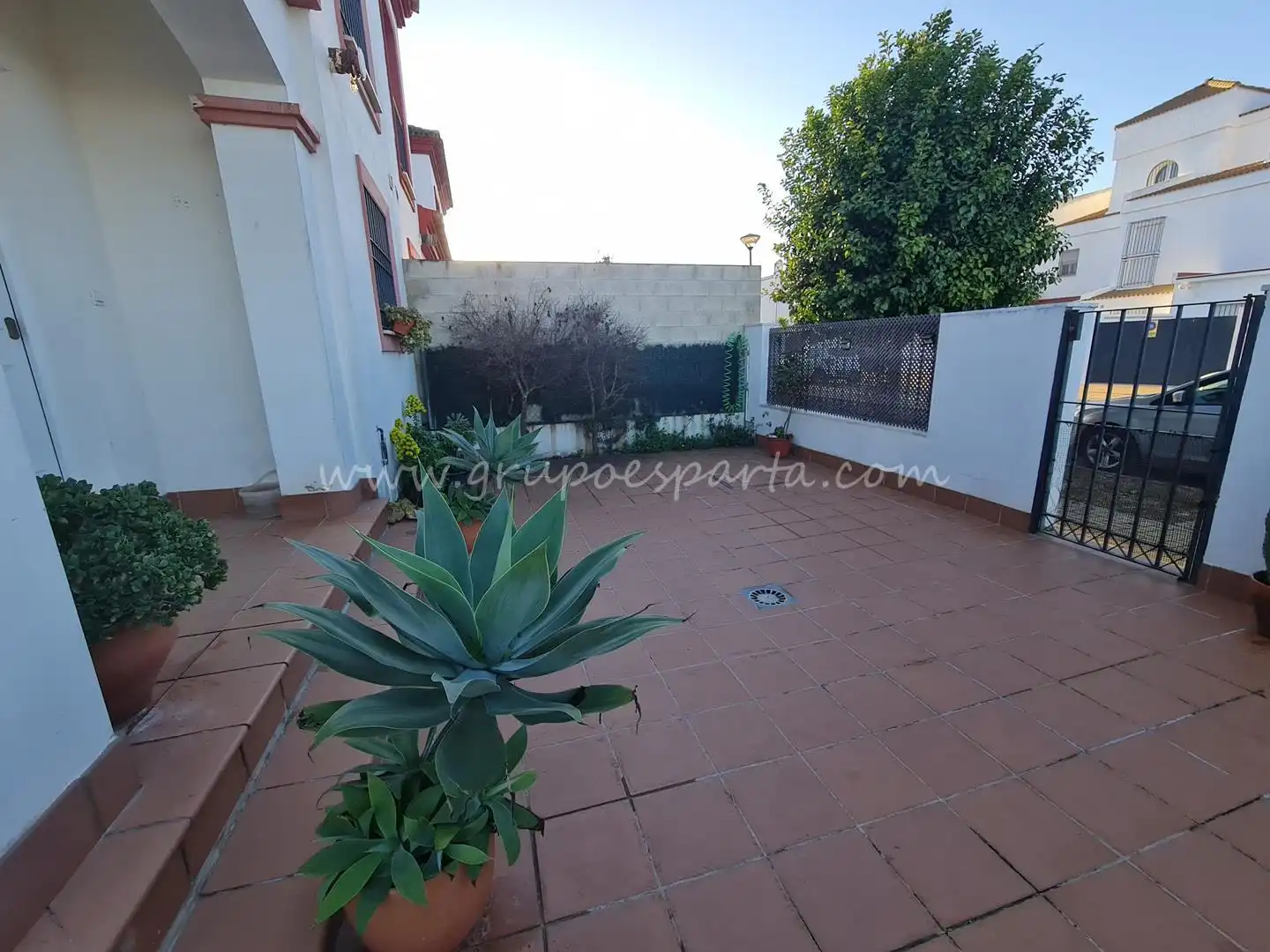 Jardín de Casa adosada en venta en Huévar del Aljarafe con Aire acondicionado, Jardín privado y Terraza