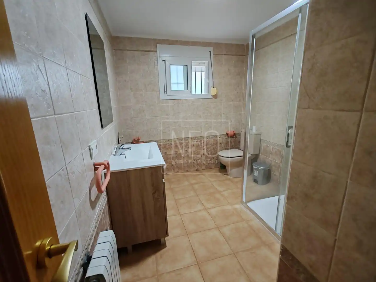 Baño de Ático en venta en Tavernes de la Valldigna con Aire acondicionado, Terraza y Piscina comunitaria