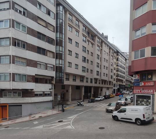 Oficina en Venta en Avenida da Concordia en Los Castros - Castrillón