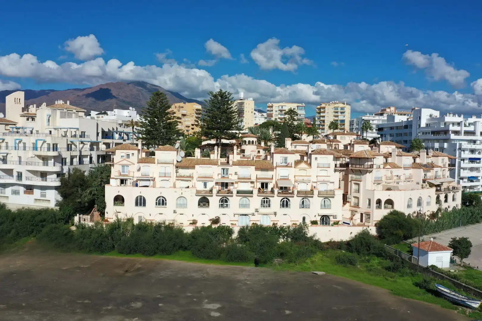 Adossat amb piscina en venda a Estepona Pueblo, imagen 48