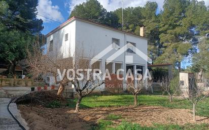 Vista exterior de Casa o xalet en venda en Chiva amb Aire condicionat i Piscina