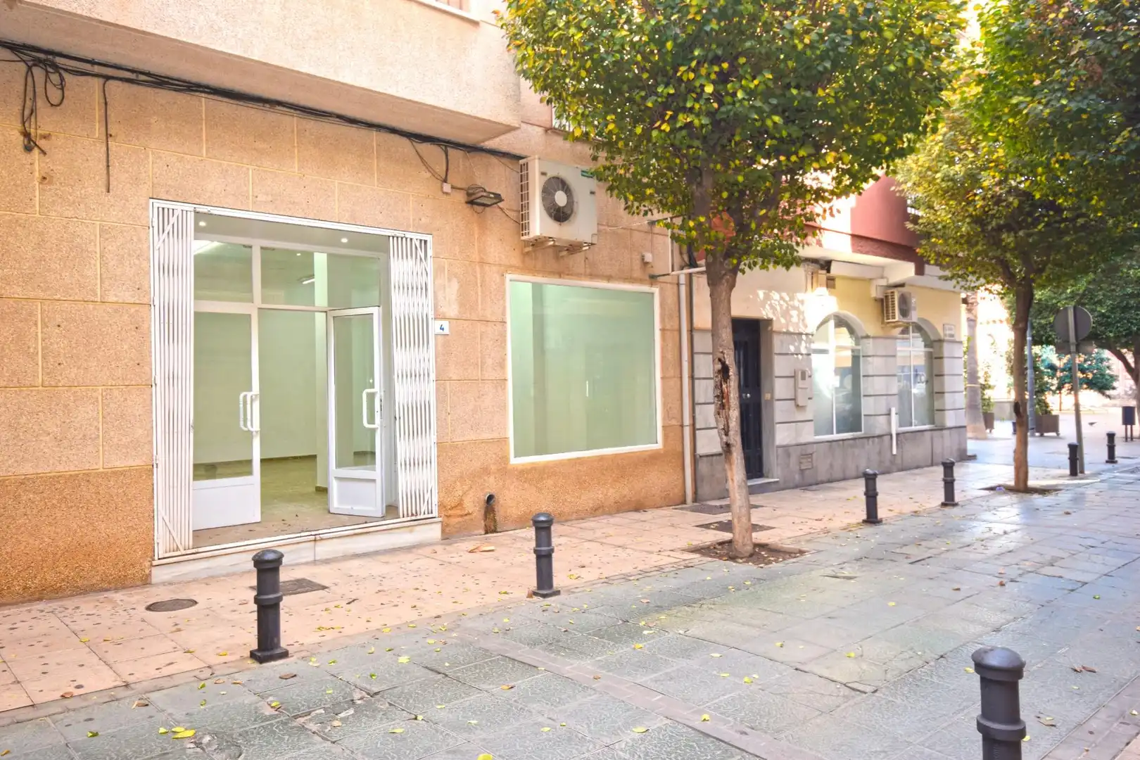 Vista exterior de Local en venta en El Ejido con Aire acondicionado