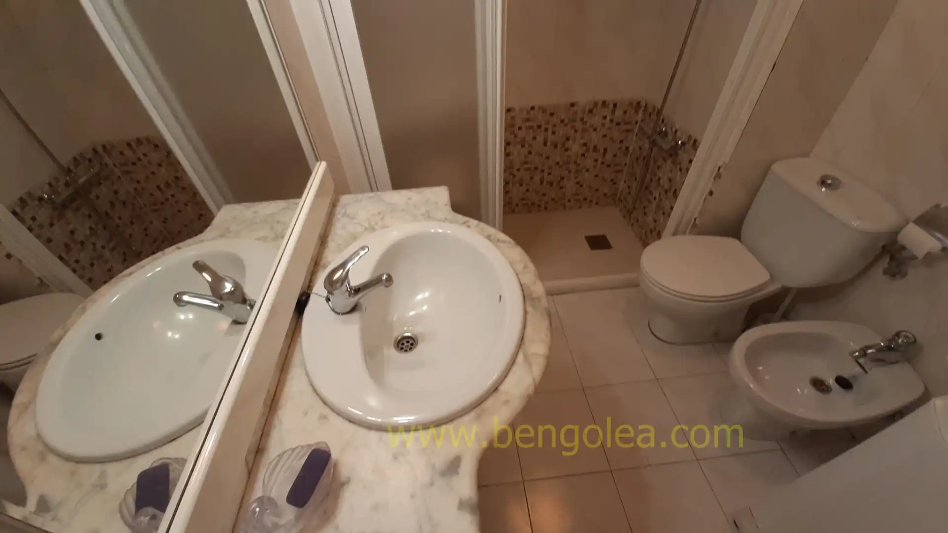 Baño de Piso en venta en Barakaldo  con Terraza, Trastero y Amueblado