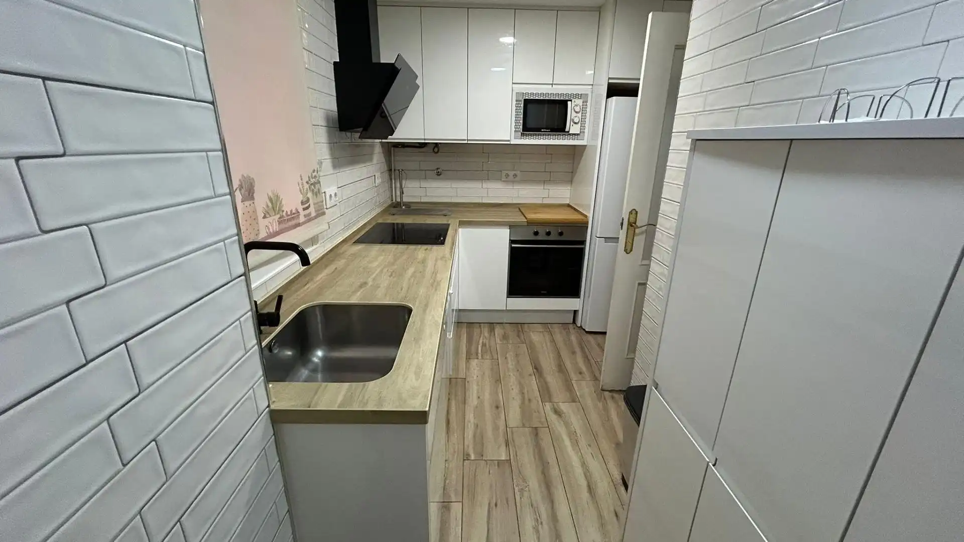 Kitchen of Flat for rent in Sevilla  with Air Conditioner, Heating and Terrace