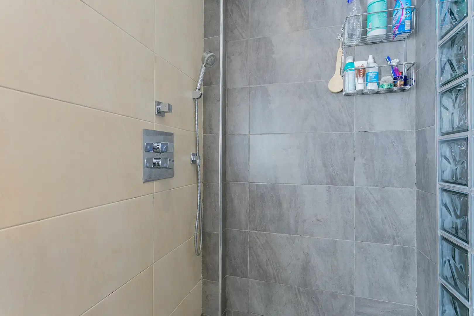 Baño de Casa o chalet en venta en Albolote con Aire acondicionado, Calefacción y Terraza