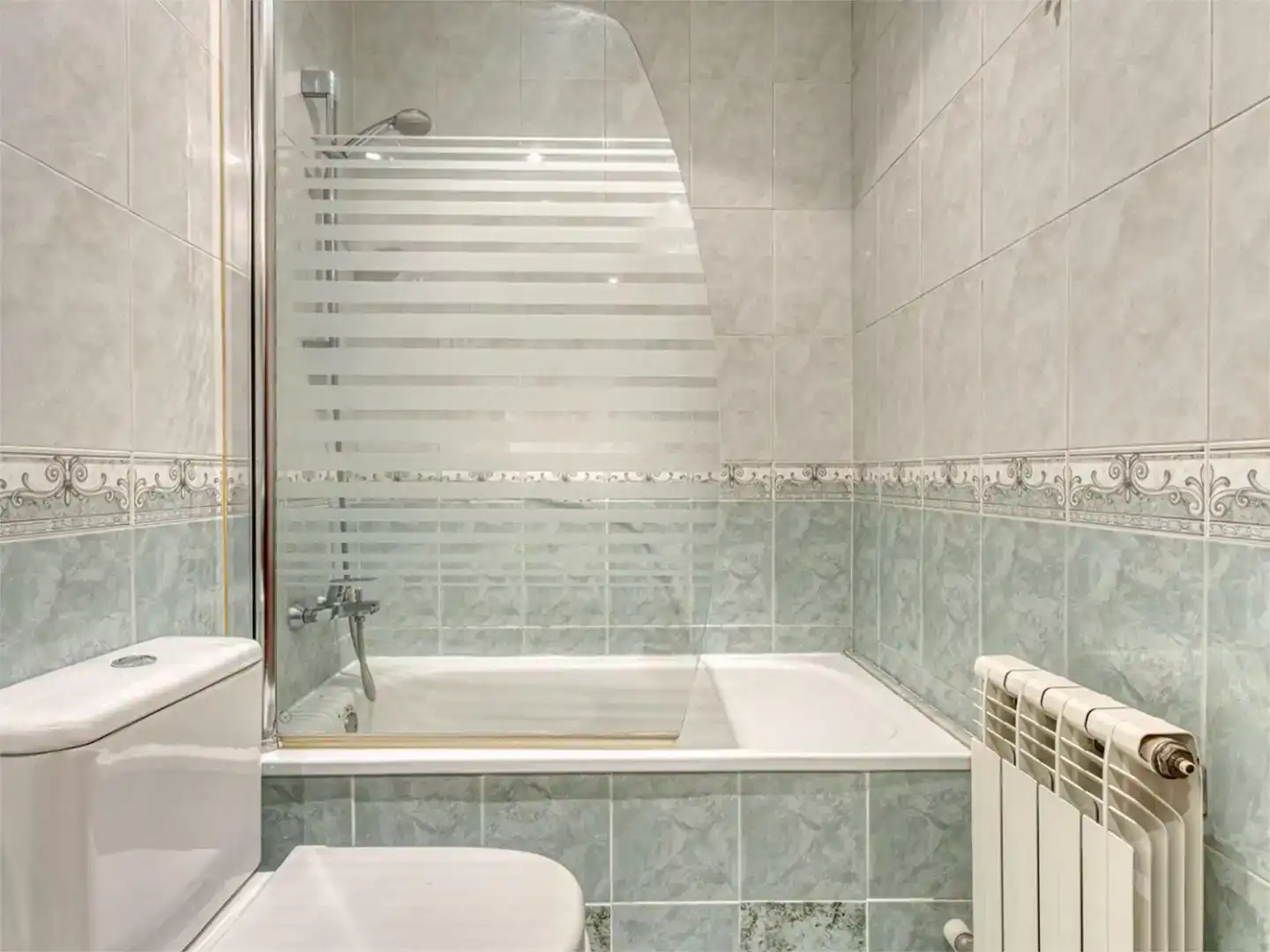 Bathroom of Flat for sale in Lloret de Mar  with Air Conditioner, Swimming Pool and Balcony