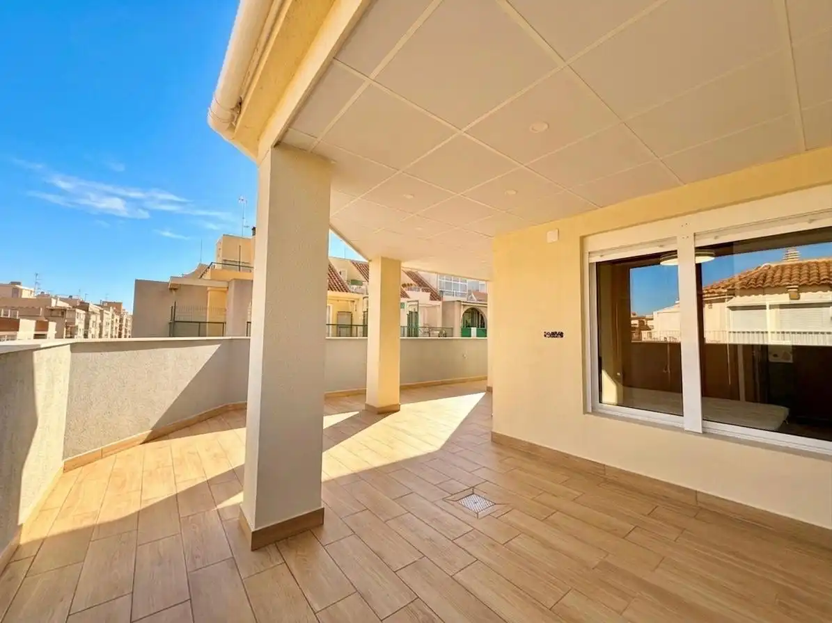 Flat with lift to rent in Playa del Cura