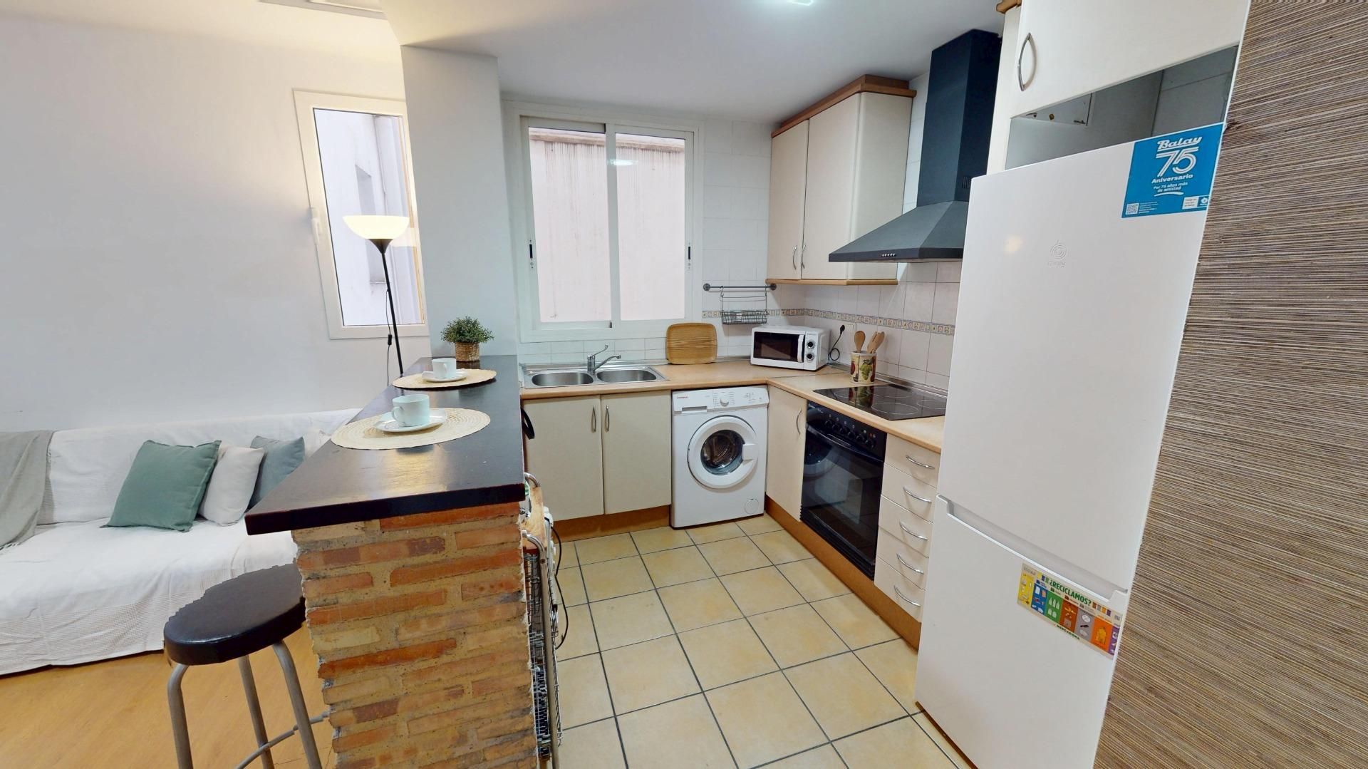 Flat for rent in Calle Literato Azorín, Russafa, L'Eixample