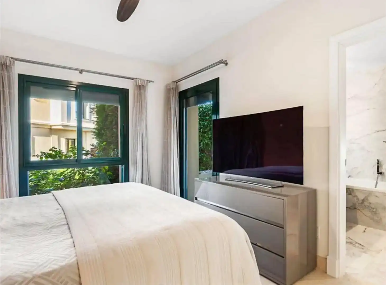 Habitación de Piso en venta en Benahavís con Aire acondicionado y Piscina