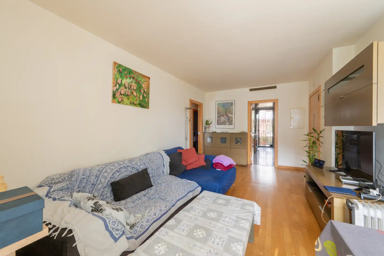 Living room of Flat for sale in Barcelona