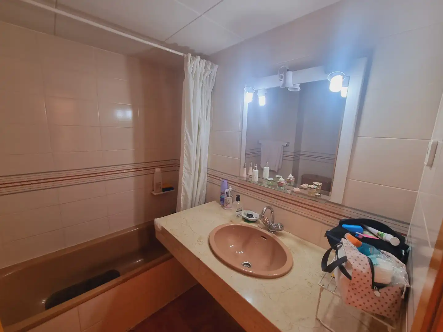 Bathroom of Flat for sale in Salou  with Air Conditioner, Heating and Parquet flooring