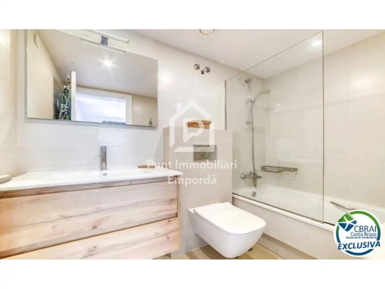 Bathroom of Houses for sale in Roses  with Air Conditioner, Heating and Terrace