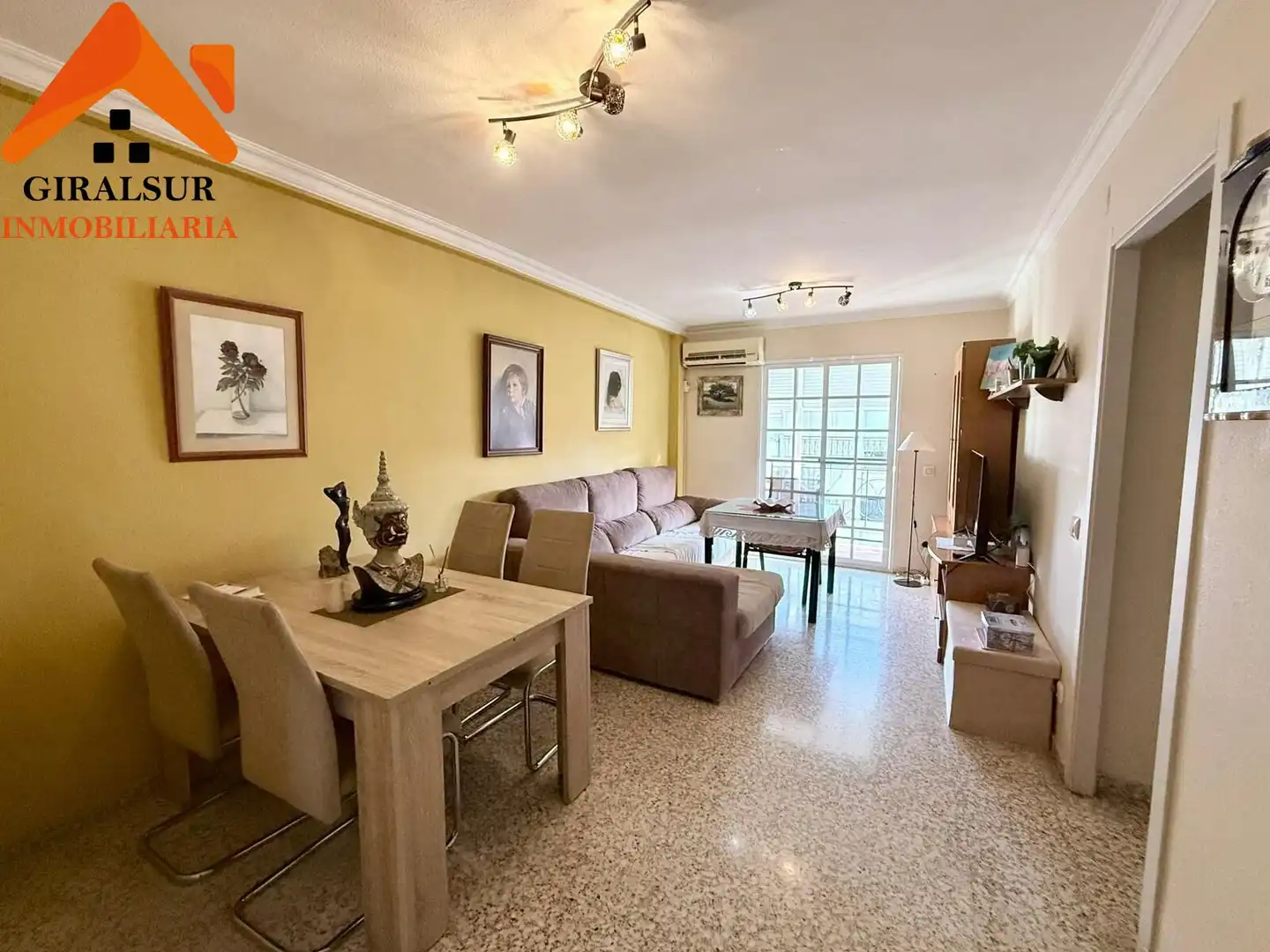 Living room of Flat for sale in Sevilla  with Air Conditioner and Terrace