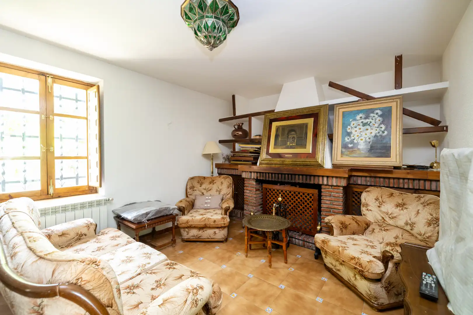 Sala d'estar de Casa o xalet en venda en Ogíjares amb Calefacció, Jardí privat i Piscina