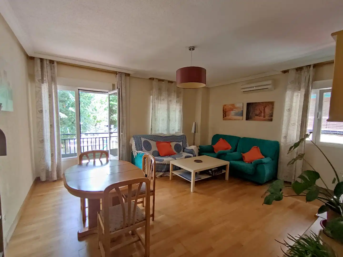 Sala d'estar de Pis per a compartir en Getafe amb Aire condicionat, Calefacció i Parquet